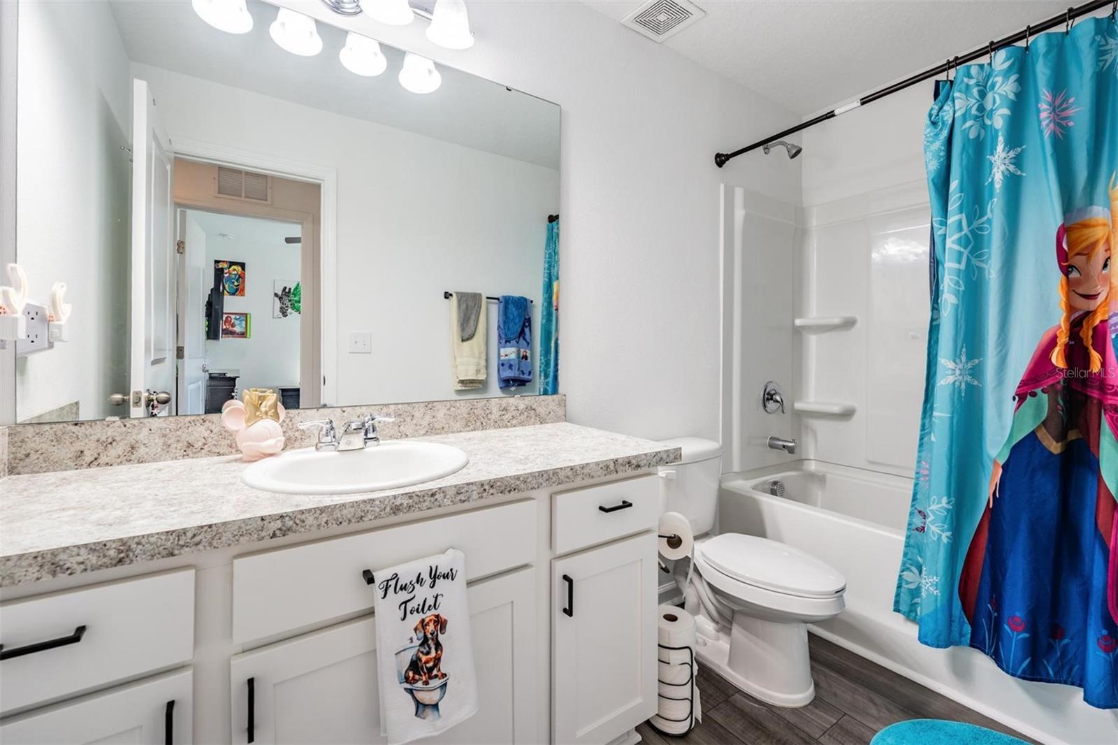 DUG CRK TWNHMS - Residential