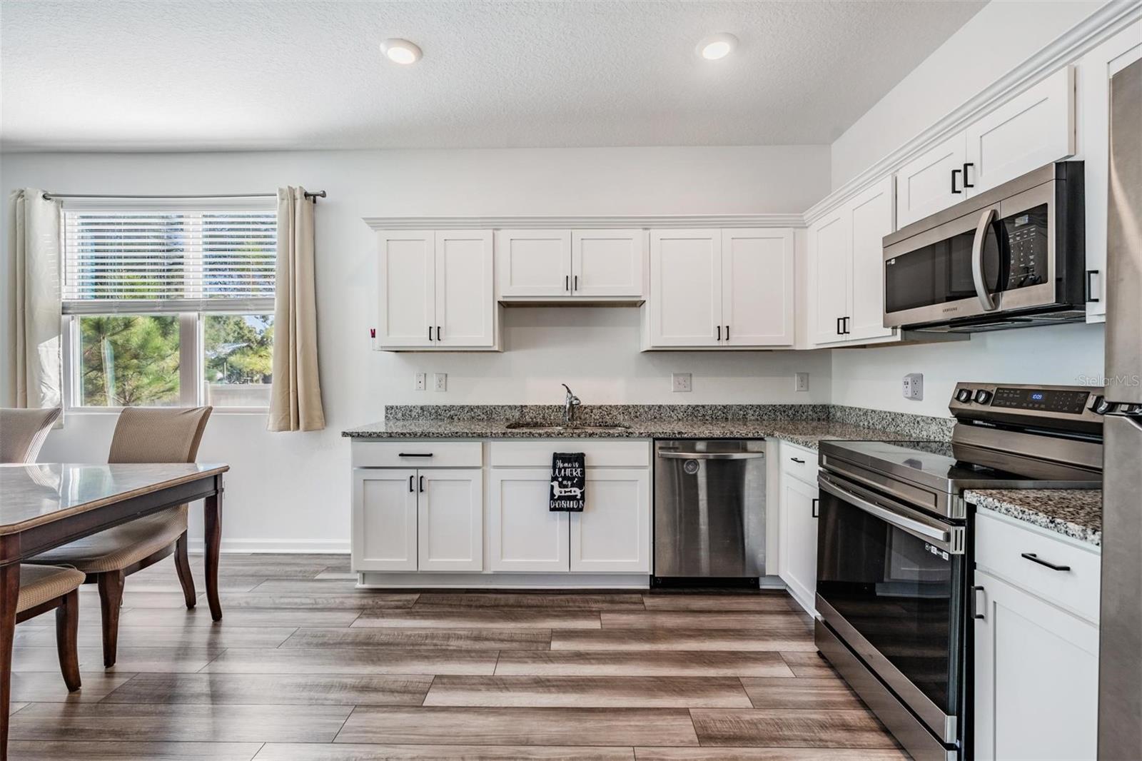 DUG CRK TWNHMS - Residential