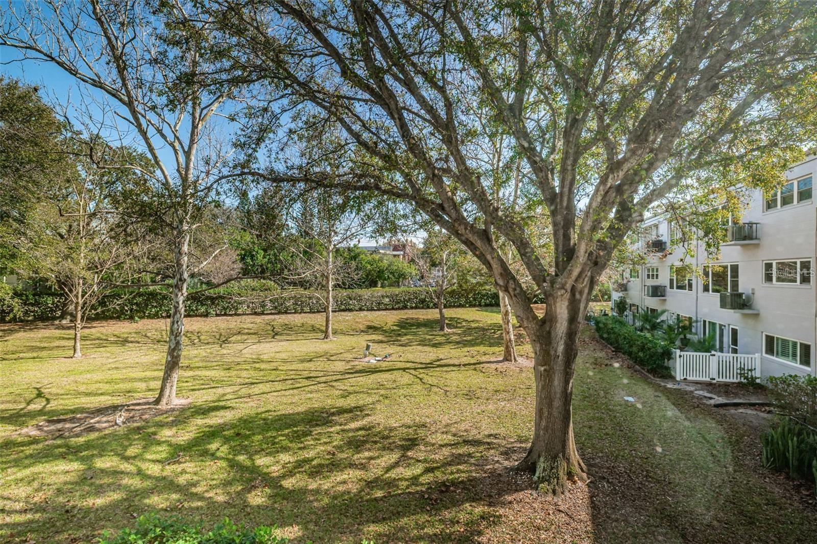 2295 AMERICUS BOULEVARD E 29