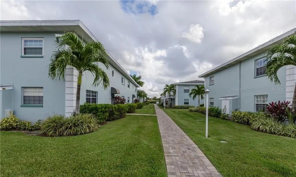 PALMS/WATERS EDGE - Residential