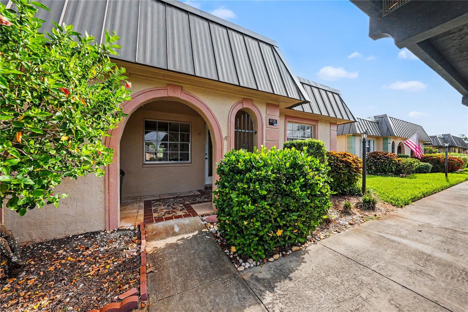 4135 STRATFORD DRIVE