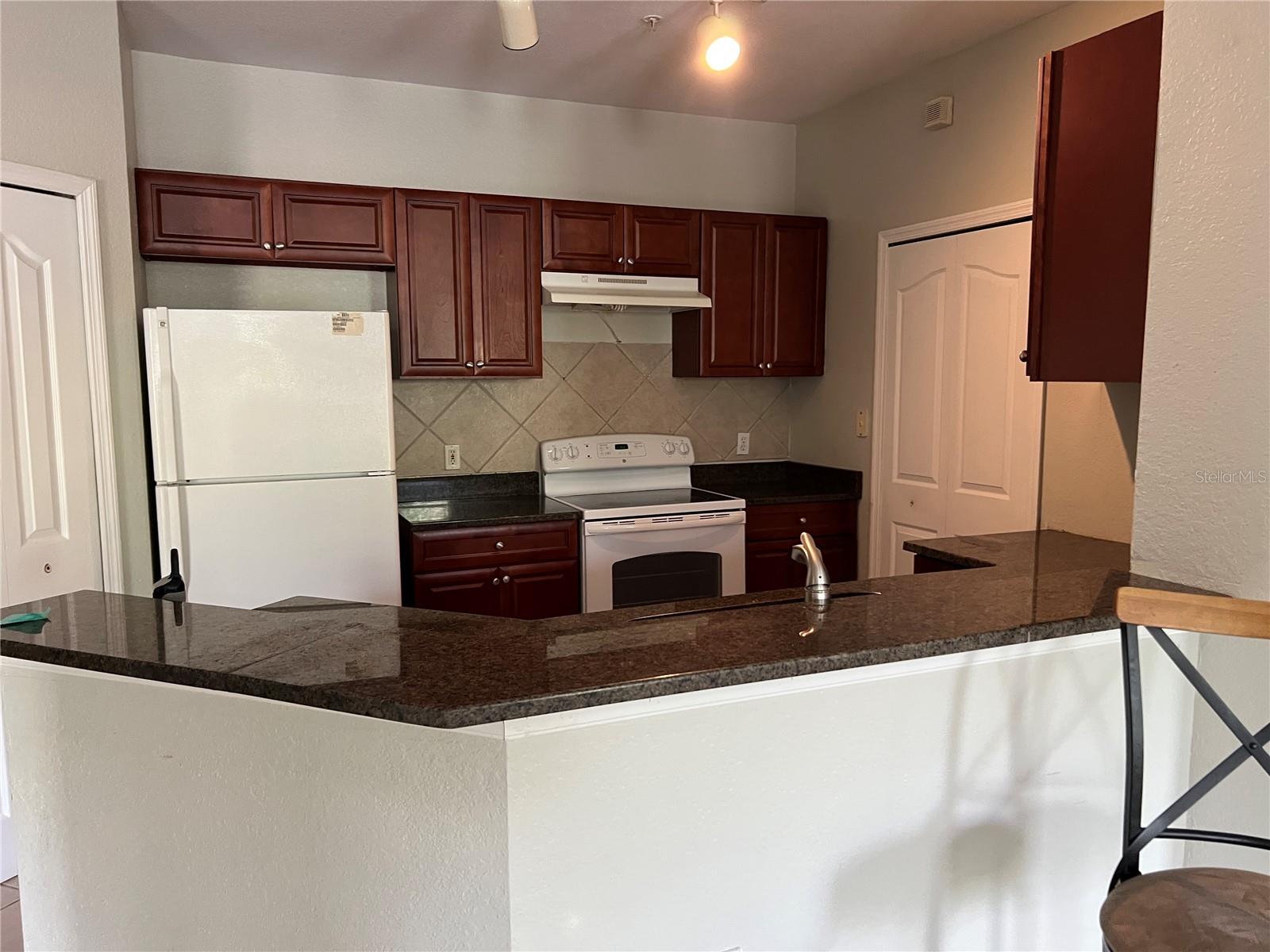 VISCONTI WEST - Residential Lease