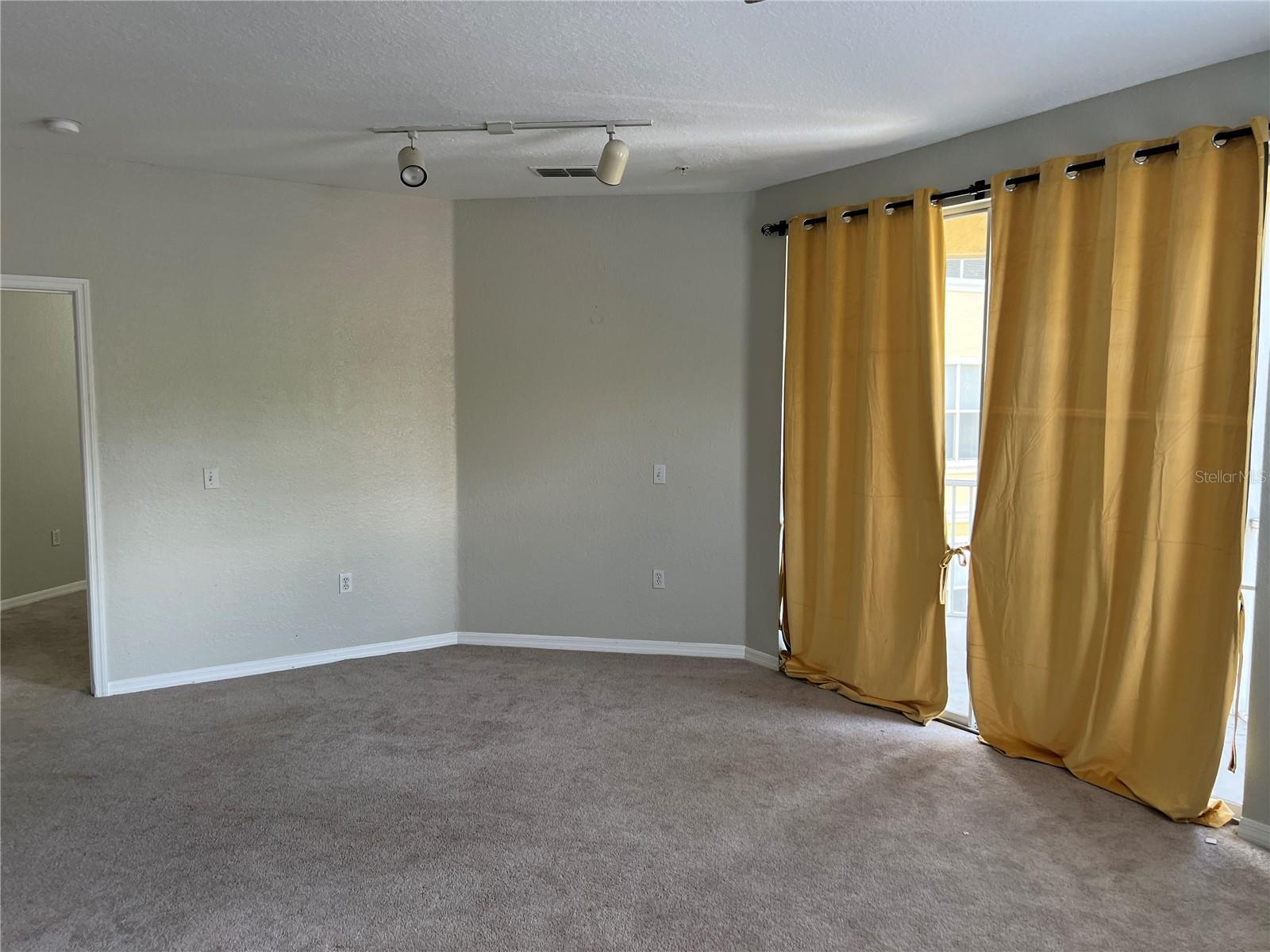 VISCONTI WEST - Residential Lease