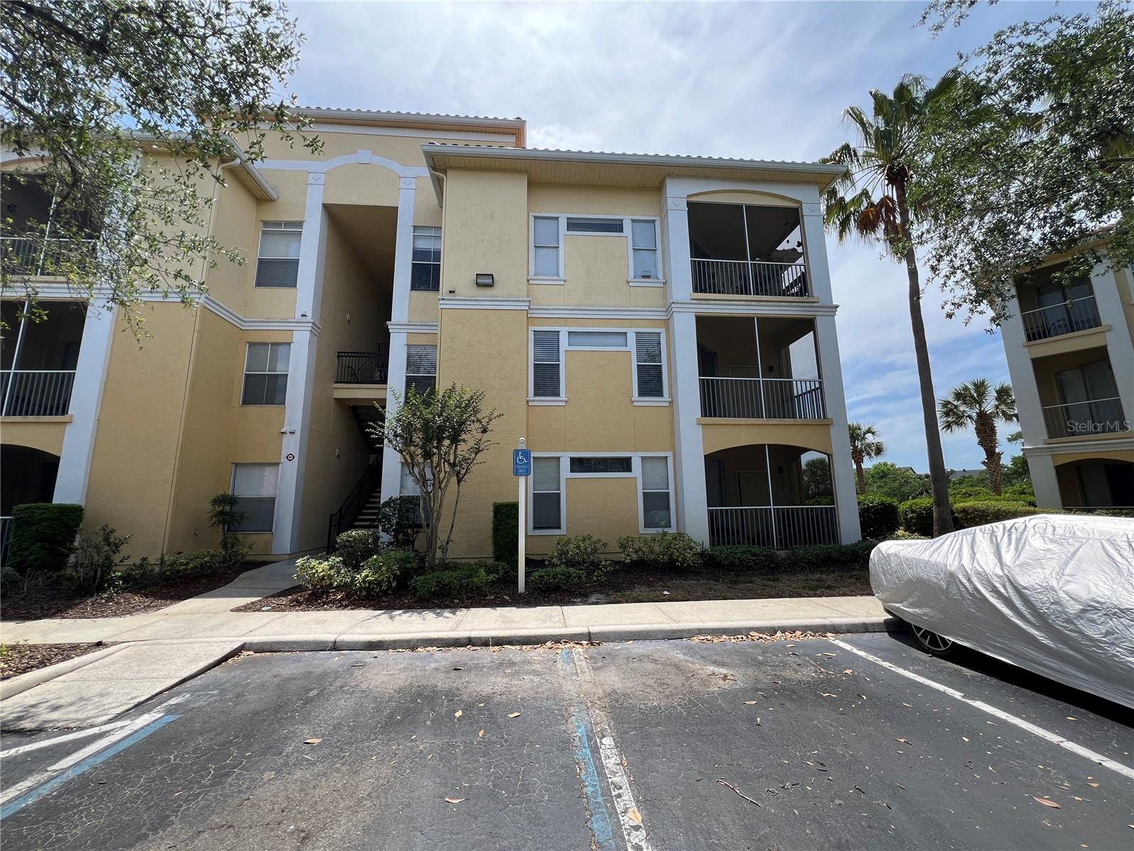 VISCONTI WEST - Residential Lease