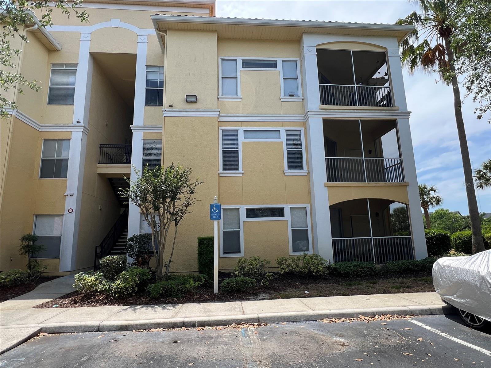 VISCONTI WEST - Residential Lease