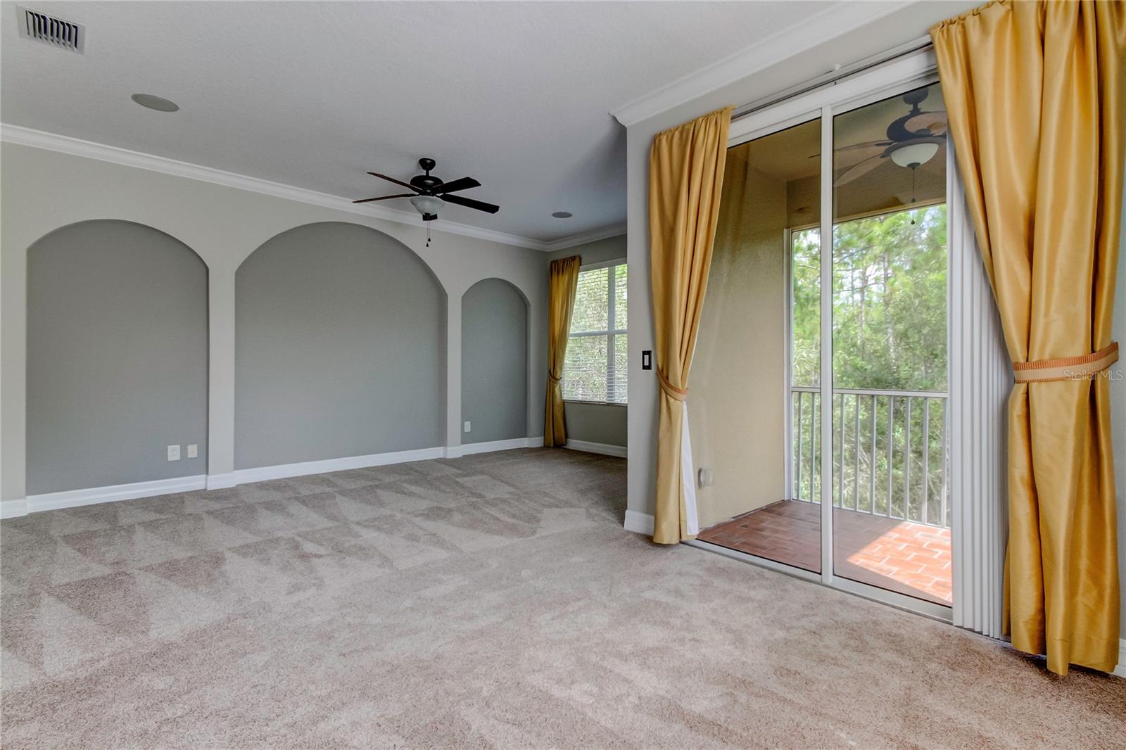 SOUTH HAMPTON - Residential