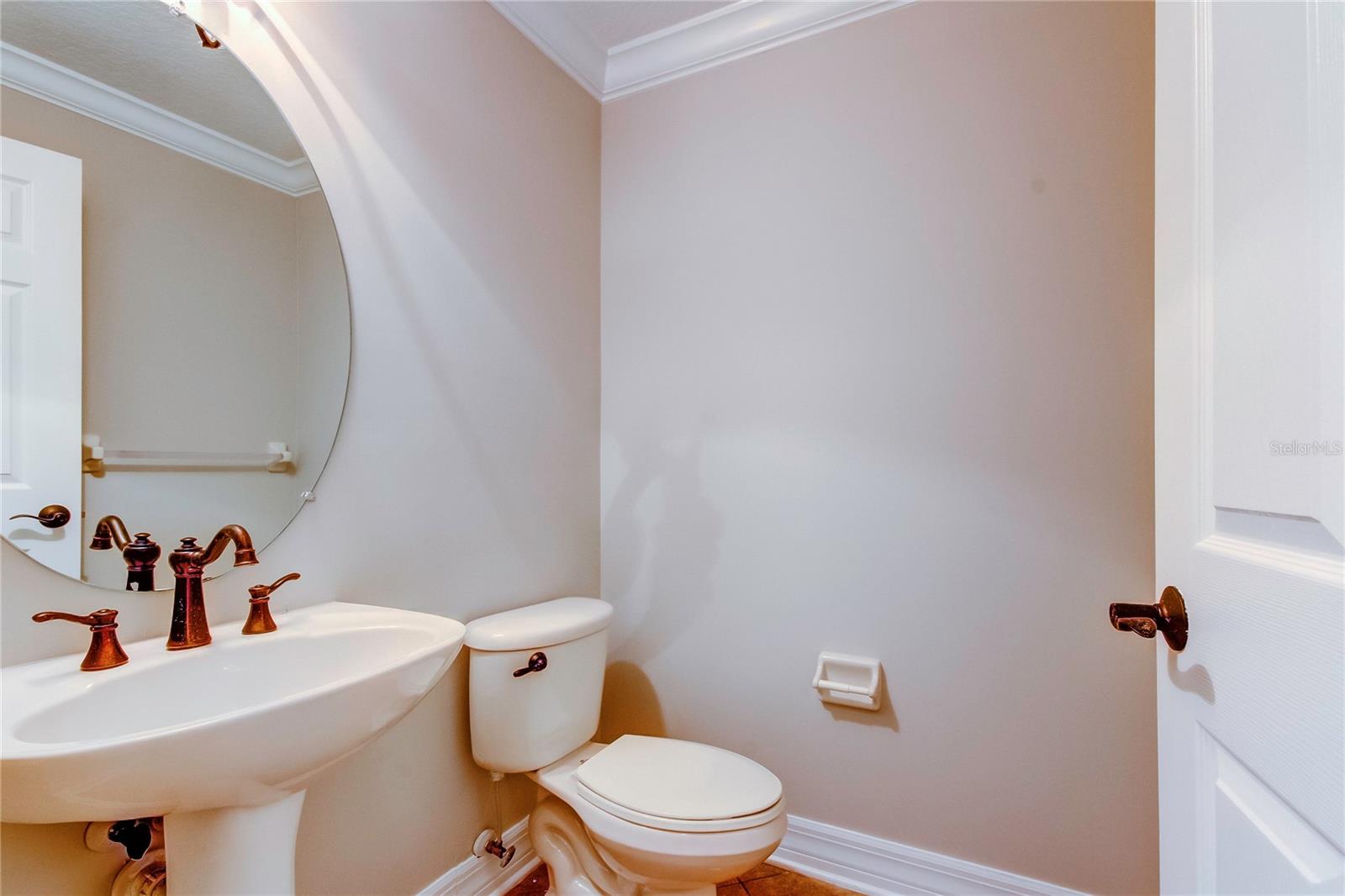 SOUTH HAMPTON - Residential