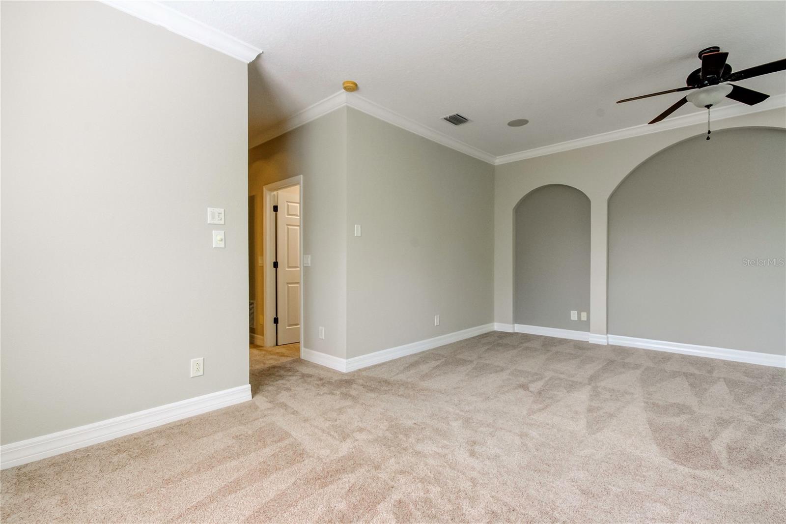 SOUTH HAMPTON - Residential