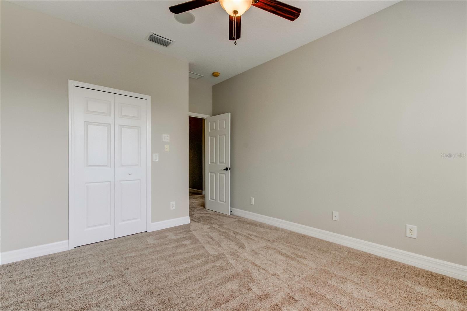 SOUTH HAMPTON - Residential