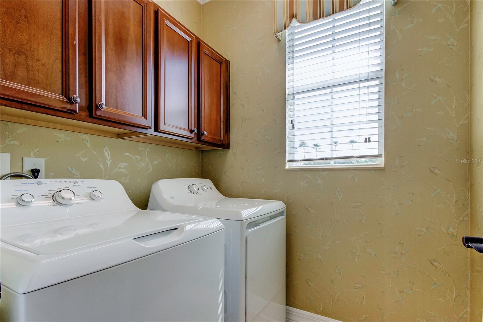 SOUTH HAMPTON - Residential