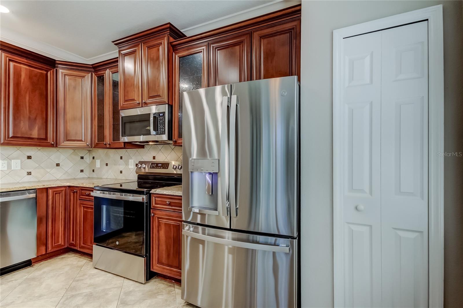 SOUTH HAMPTON - Residential