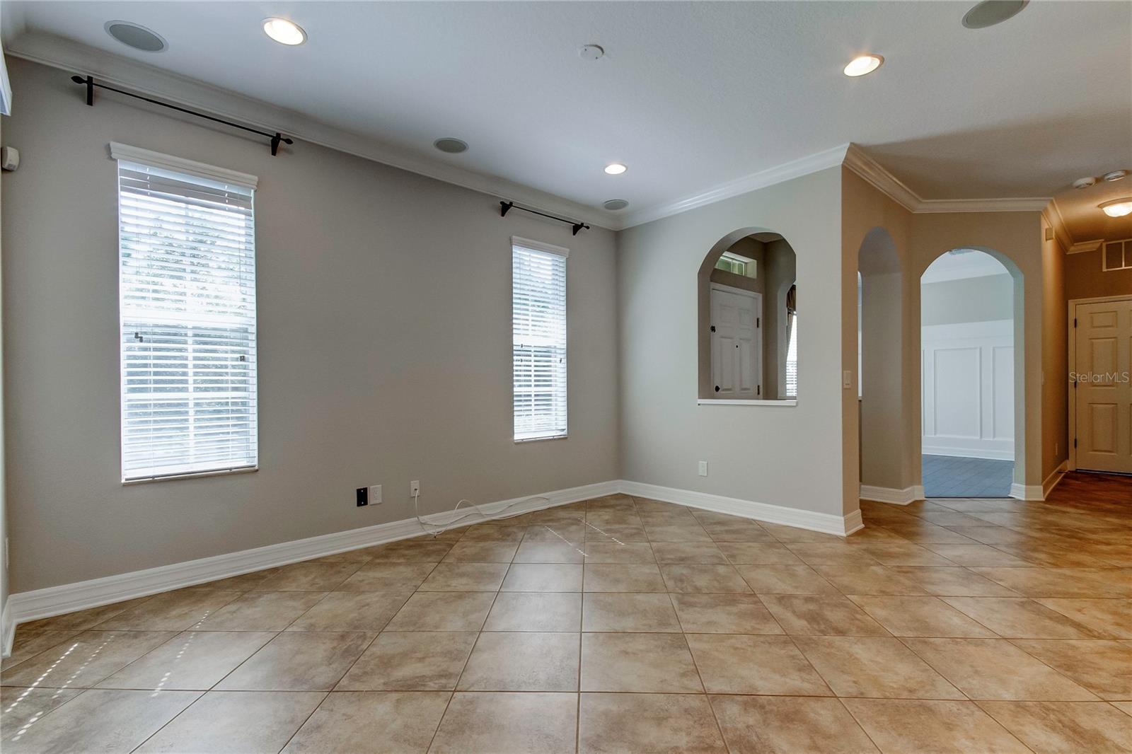 SOUTH HAMPTON - Residential