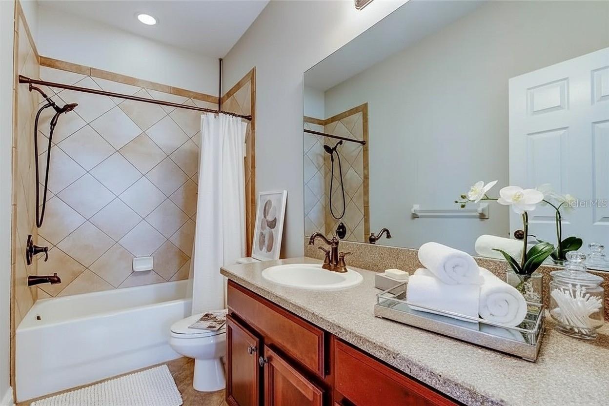 SOUTH HAMPTON - Residential