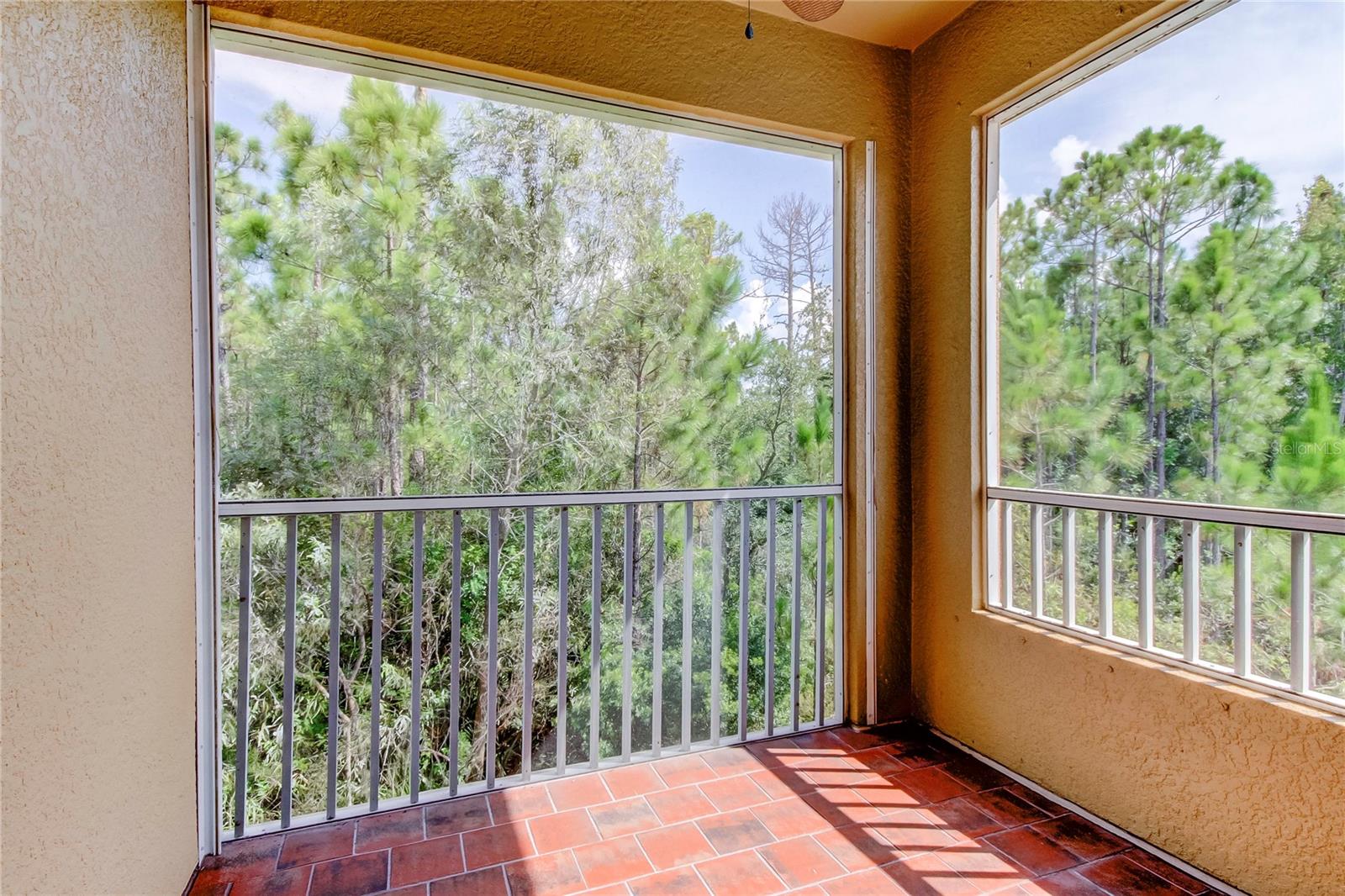 SOUTH HAMPTON - Residential