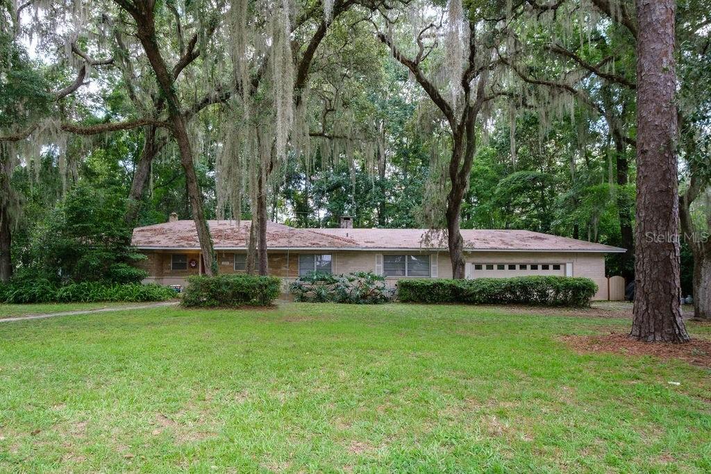 Photo of 100 NW 32nd Street, Gainesville, FL 32607 (MLS # GC543533)