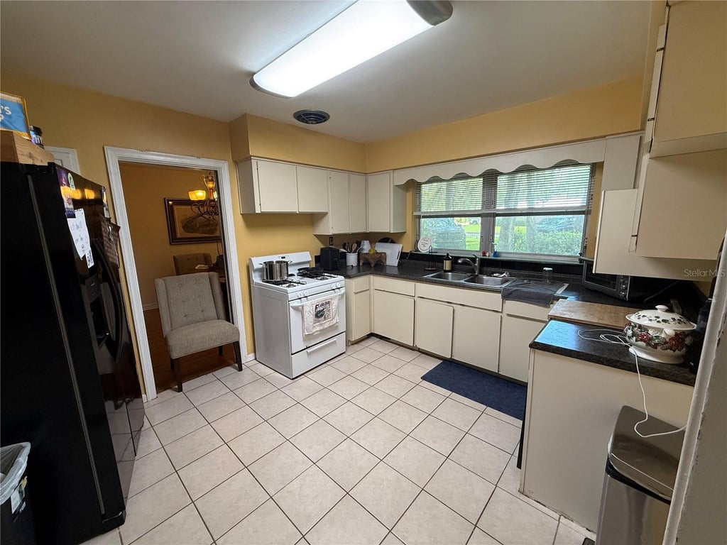 Photo of 100 NW 32nd Street, Gainesville, FL 32607 (MLS # GC543533)