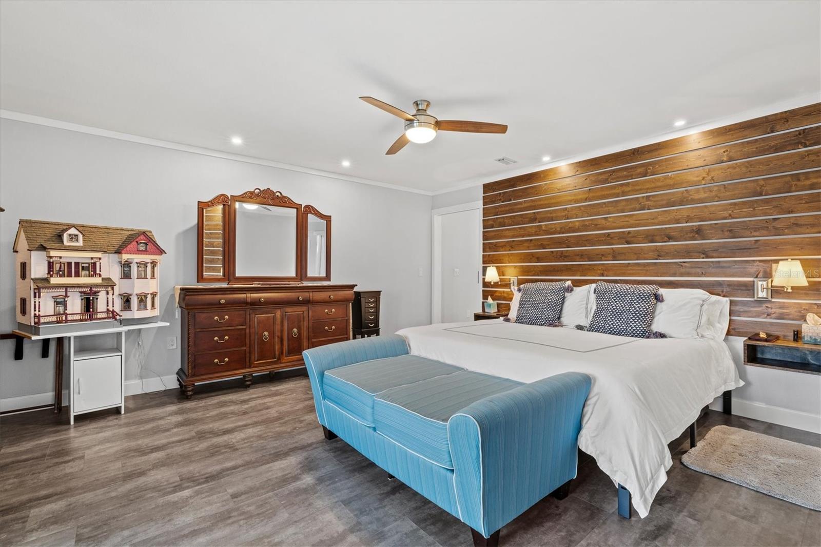 GLENBROOKE - Residential