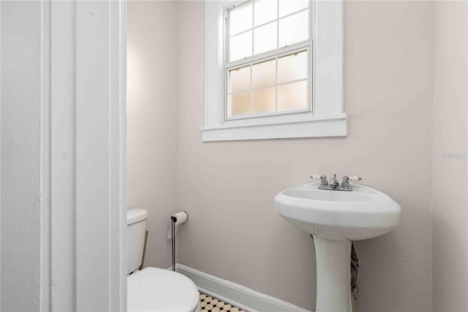 WOODLAWN - Residential Lease