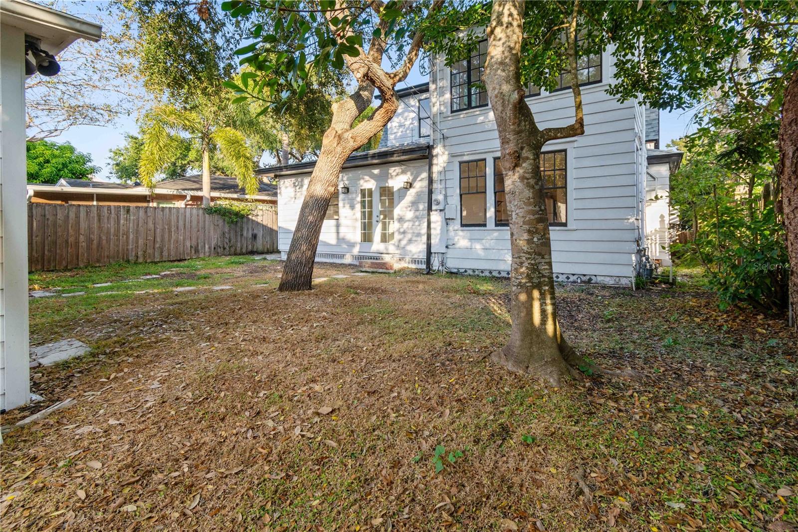 WOODLAWN - Residential Lease