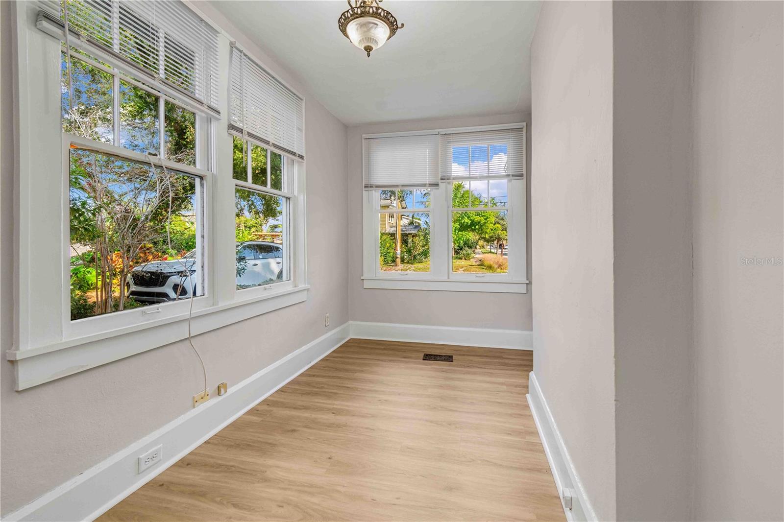 WOODLAWN - Residential Lease