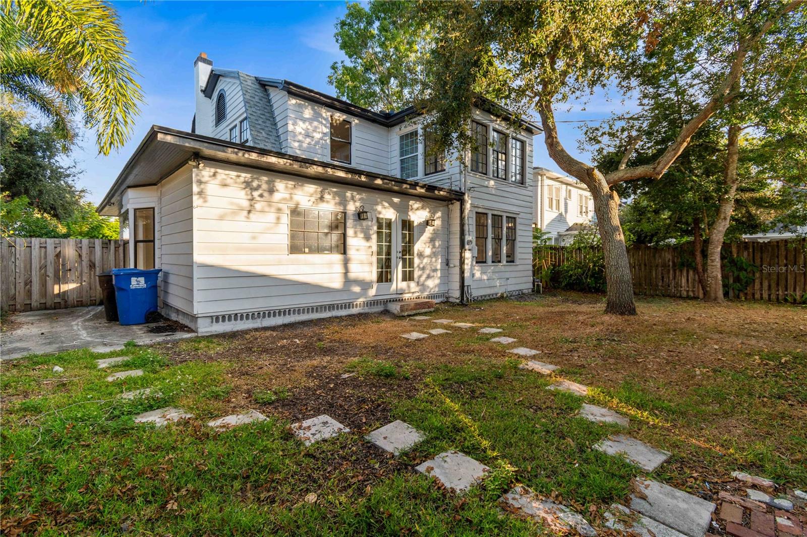 WOODLAWN - Residential Lease