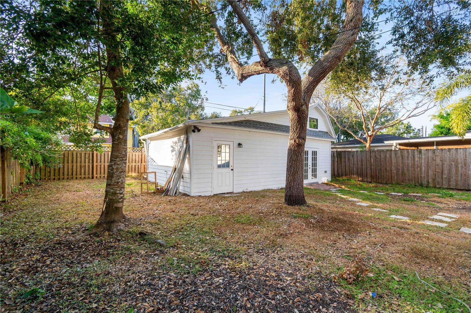 WOODLAWN - Residential Lease