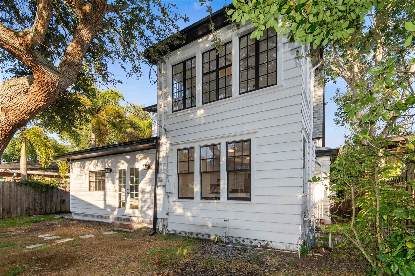 WOODLAWN - Residential Lease