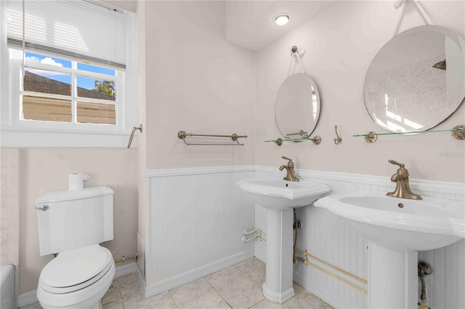 WOODLAWN - Residential Lease