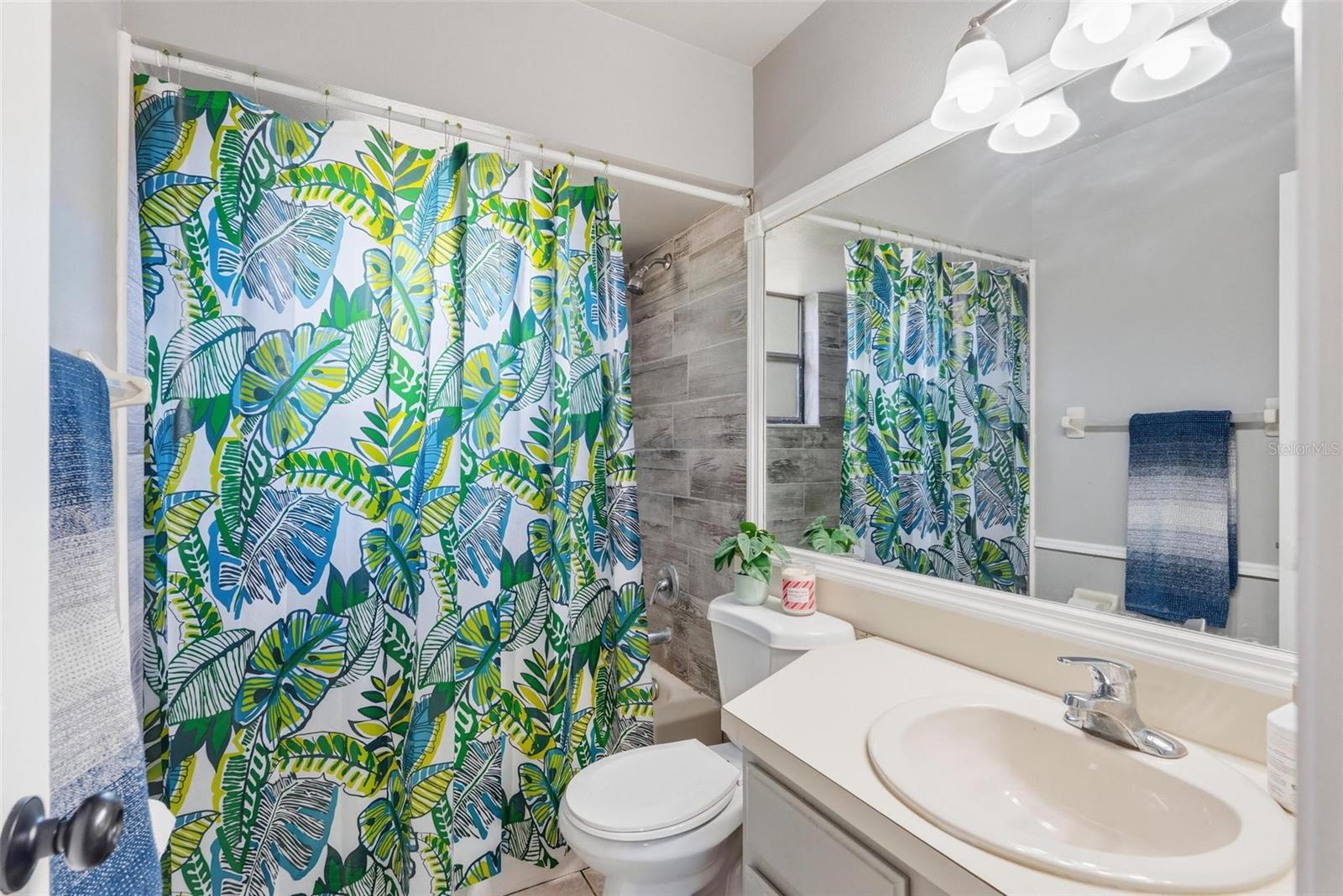 DELTONA LAKES UNIT 43 - Residential