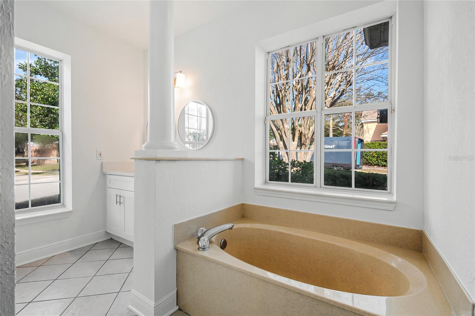 PHILLIPS BAY CONDO PH 02 OR 5723/2465 - Residential