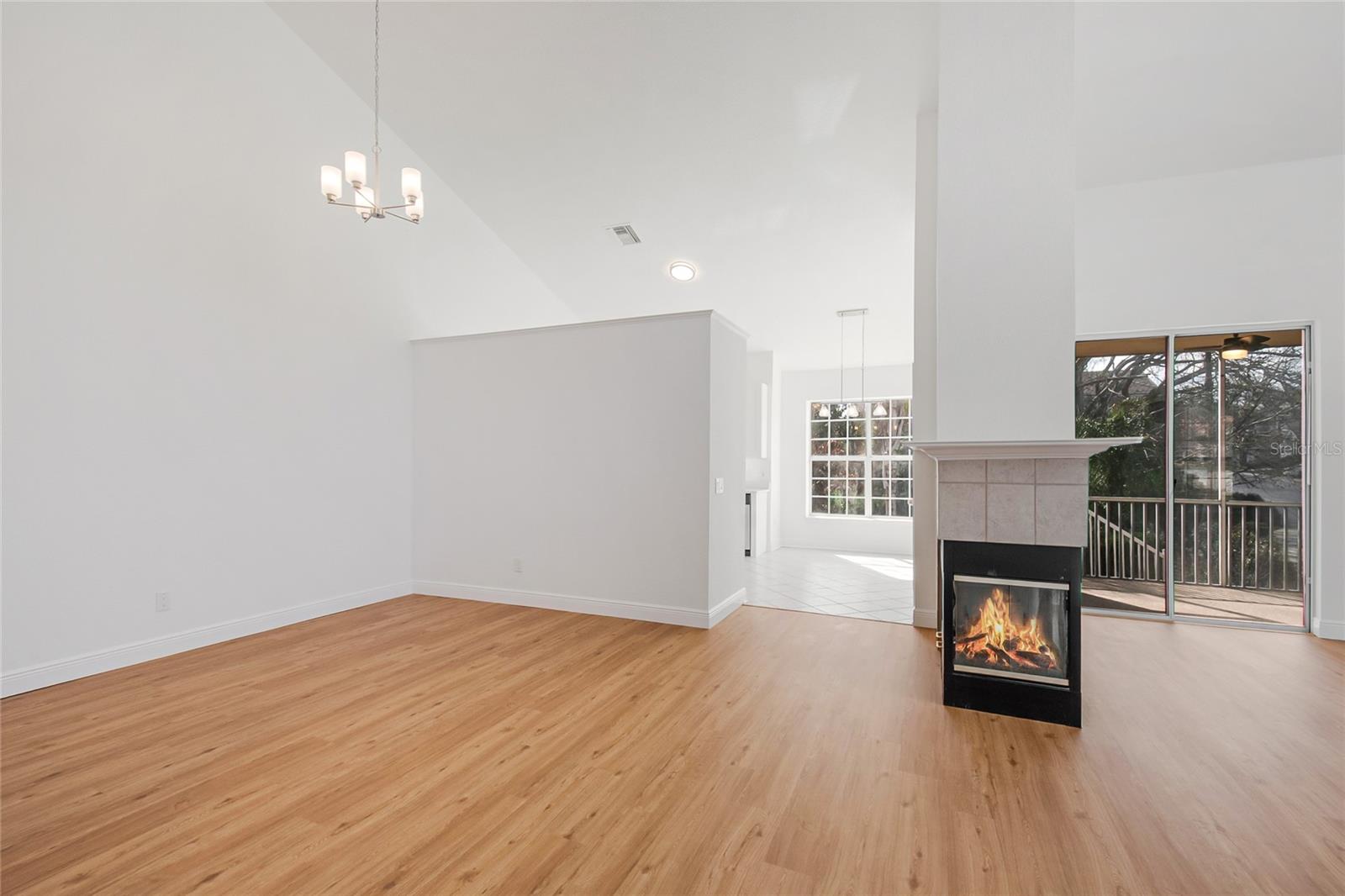 PHILLIPS BAY CONDO PH 02 OR 5723/2465 - Residential