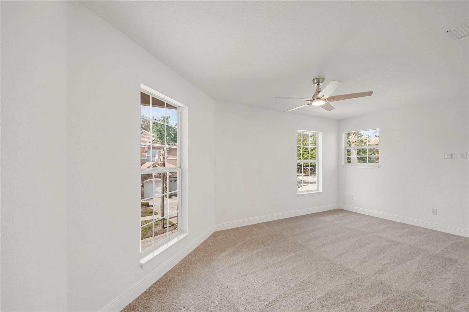 PHILLIPS BAY CONDO PH 02 OR 5723/2465 - Residential