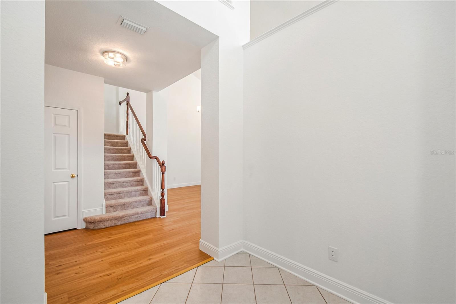 PHILLIPS BAY CONDO PH 02 OR 5723/2465 - Residential