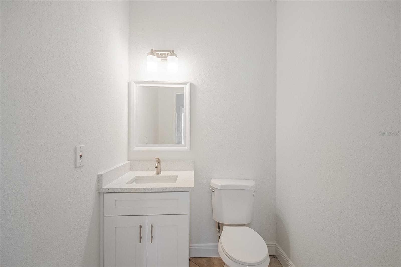 PHILLIPS BAY CONDO PH 02 OR 5723/2465 - Residential