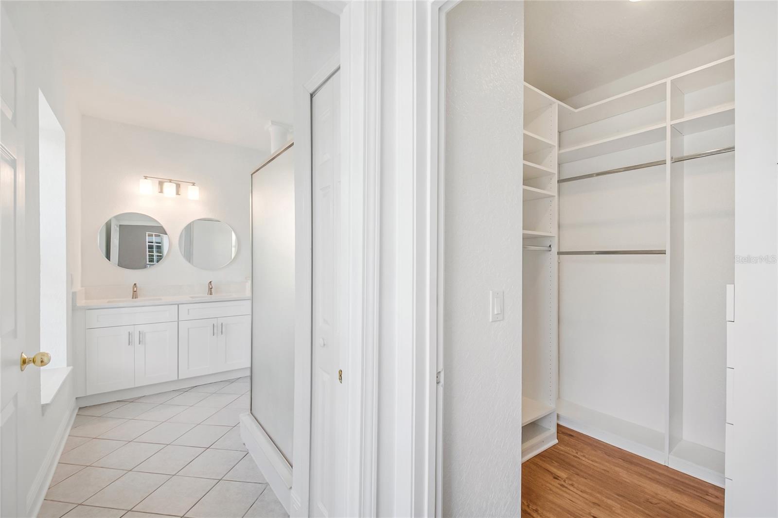 PHILLIPS BAY CONDO PH 02 OR 5723/2465 - Residential