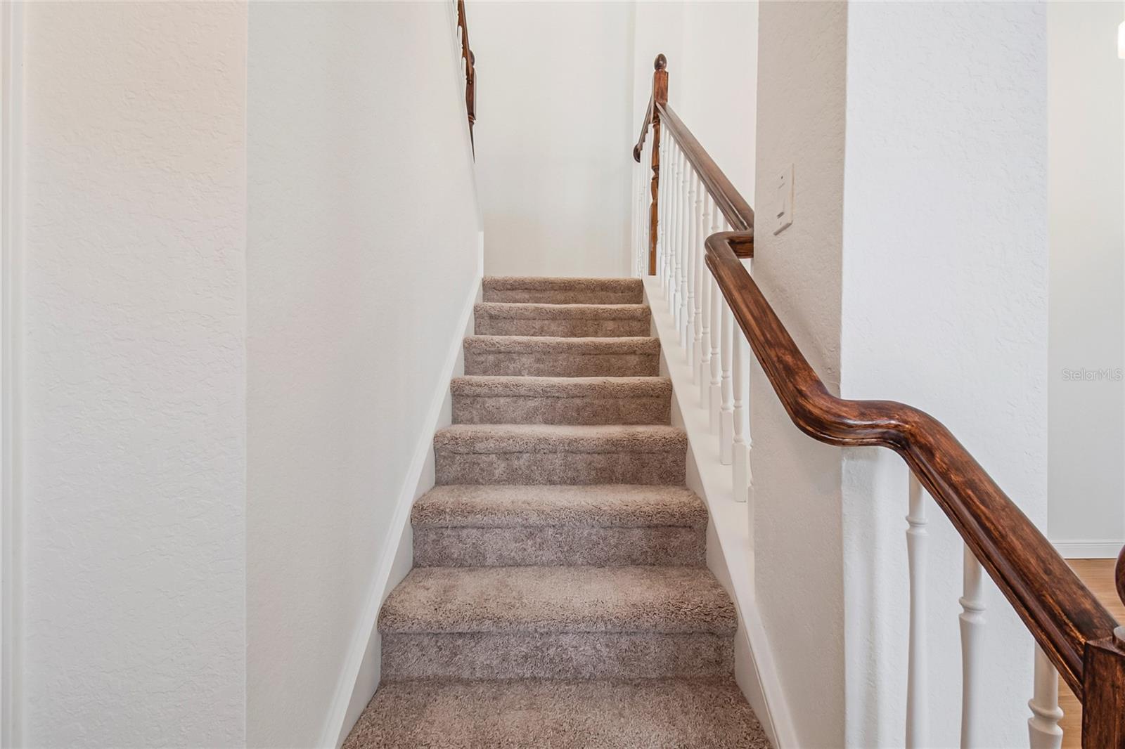 PHILLIPS BAY CONDO PH 02 OR 5723/2465 - Residential