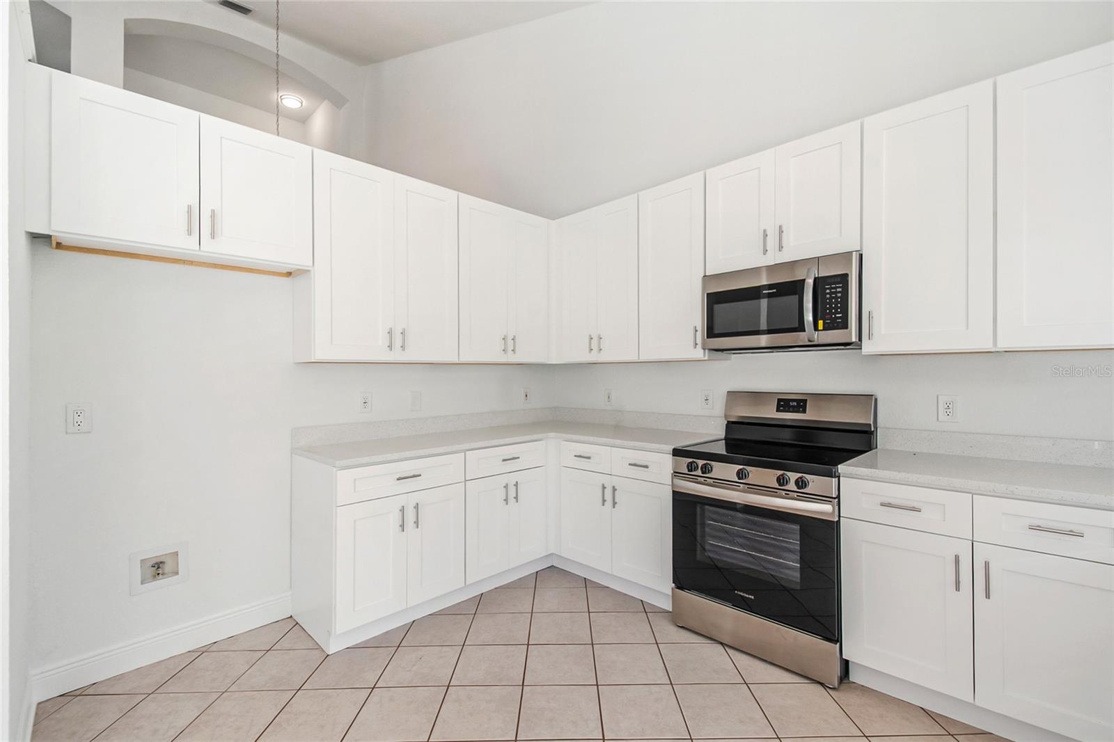 PHILLIPS BAY CONDO PH 02 OR 5723/2465 - Residential