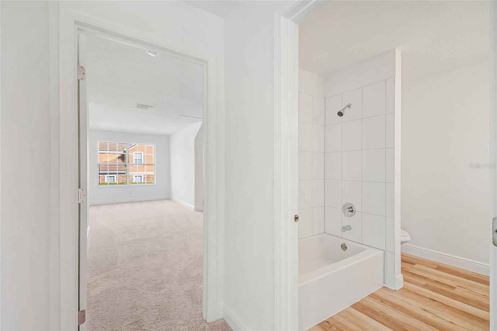 PHILLIPS BAY CONDO PH 02 OR 5723/2465 - Residential