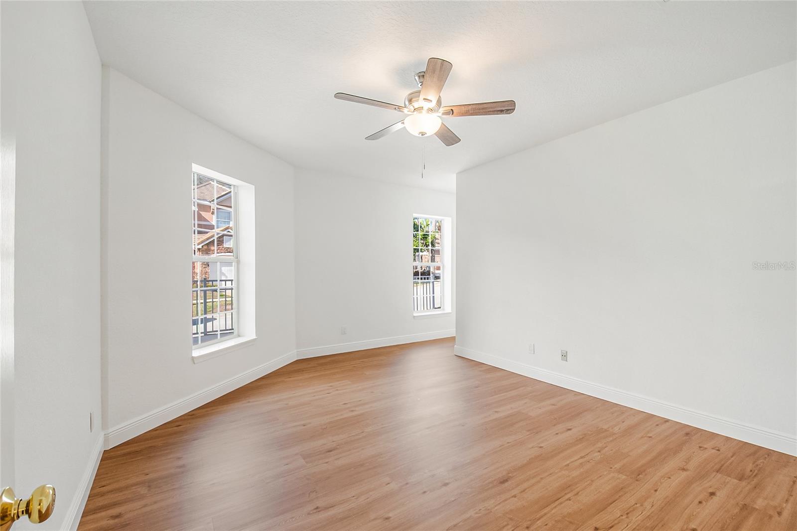 PHILLIPS BAY CONDO PH 02 OR 5723/2465 - Residential