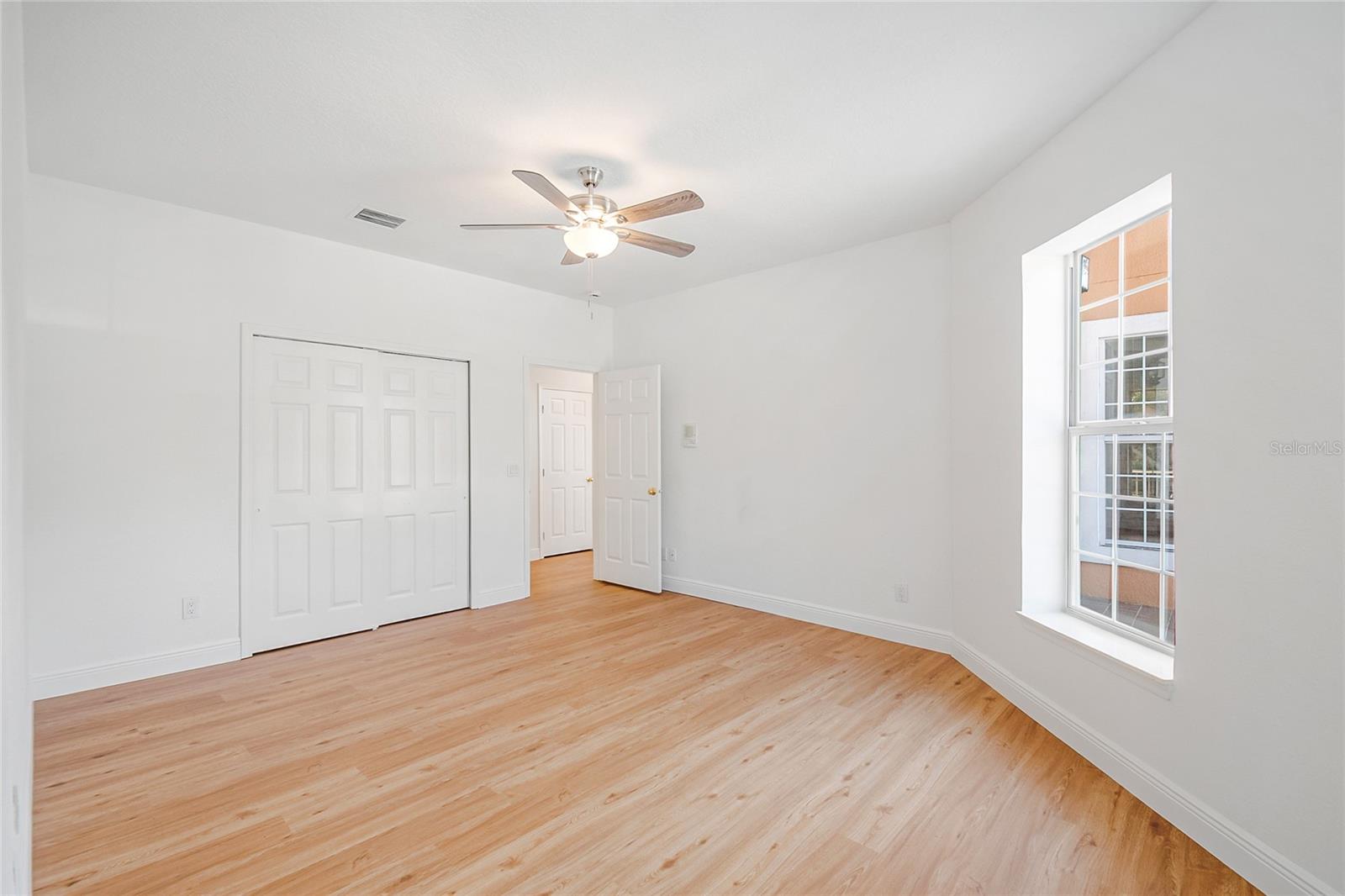 PHILLIPS BAY CONDO PH 02 OR 5723/2465 - Residential