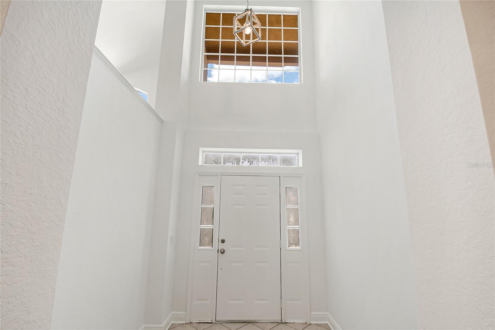 PHILLIPS BAY CONDO PH 02 OR 5723/2465 - Residential