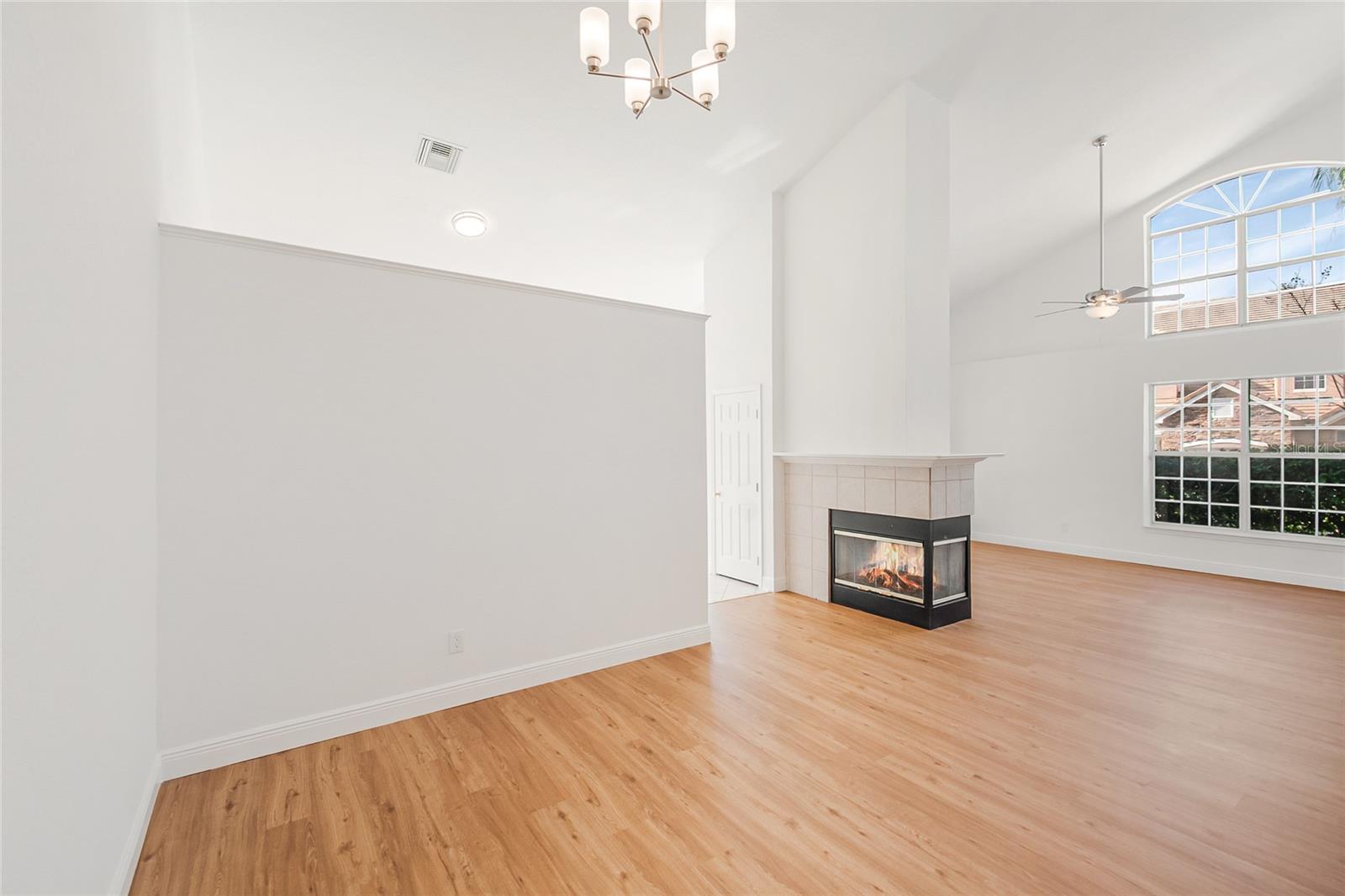 PHILLIPS BAY CONDO PH 02 OR 5723/2465 - Residential