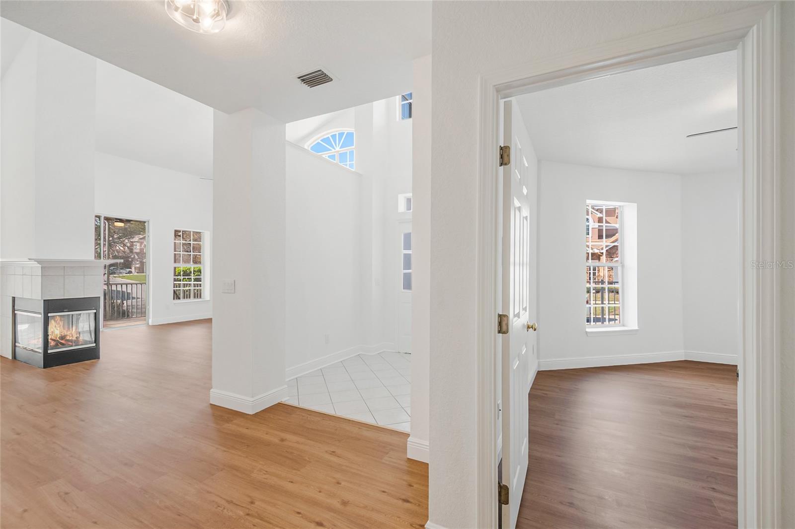 PHILLIPS BAY CONDO PH 02 OR 5723/2465 - Residential