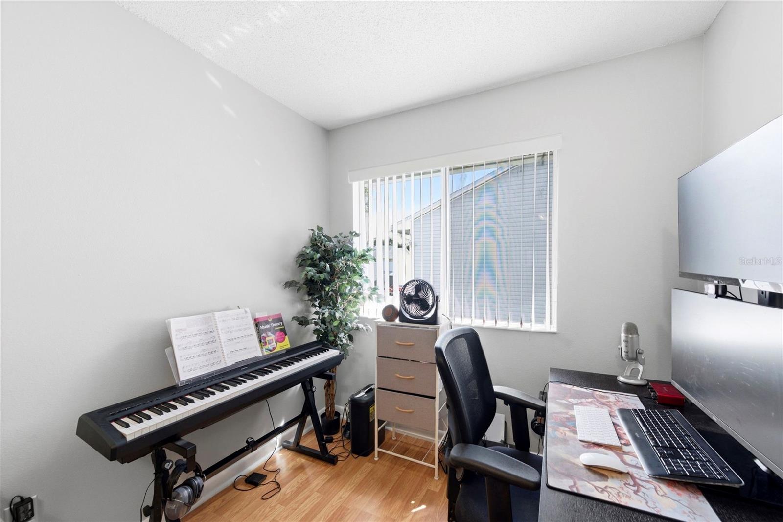 LOCH LOMOND ESTATES CONDO - Residential