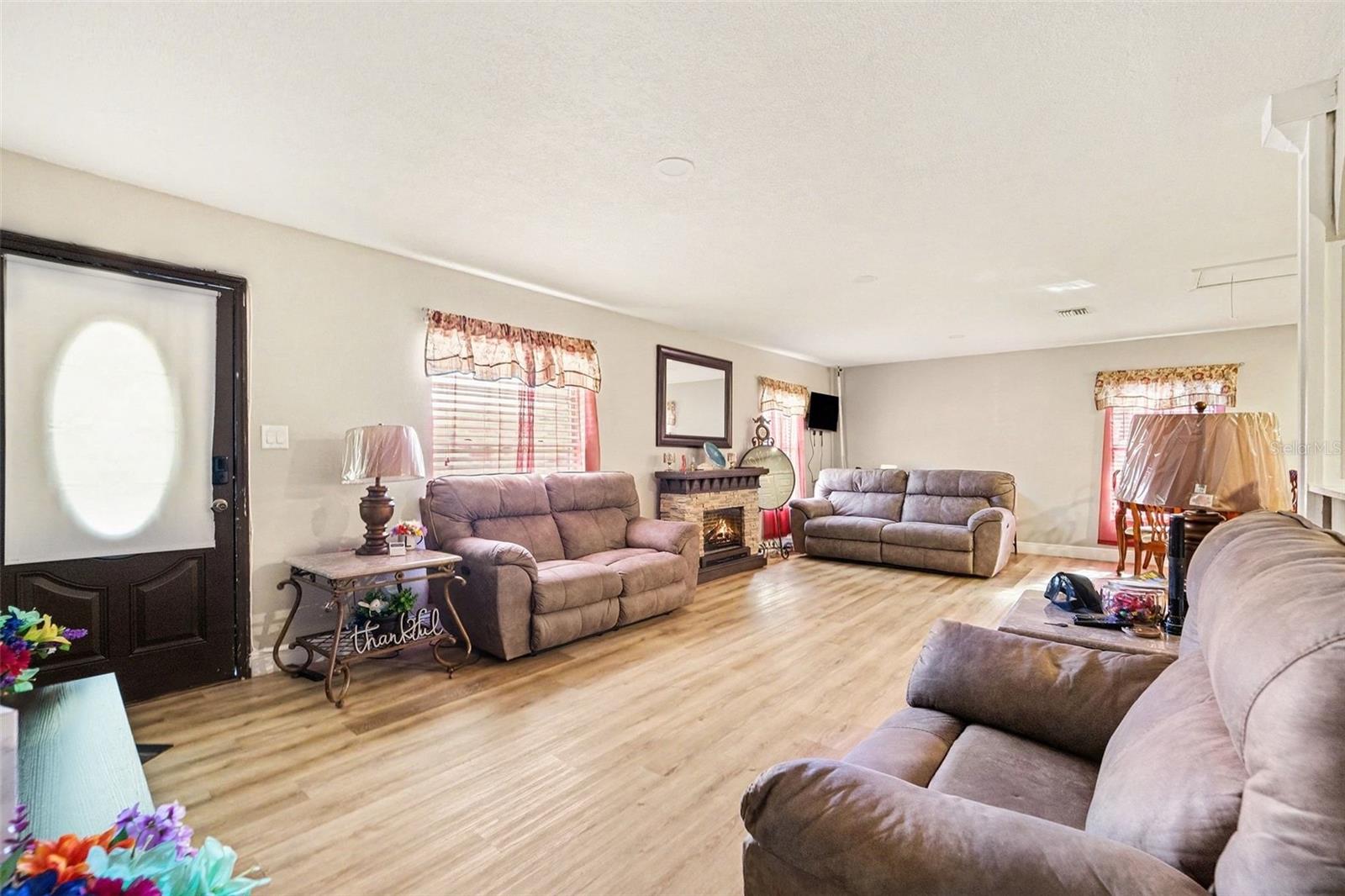 DADE CITY CENTRAL - Residential