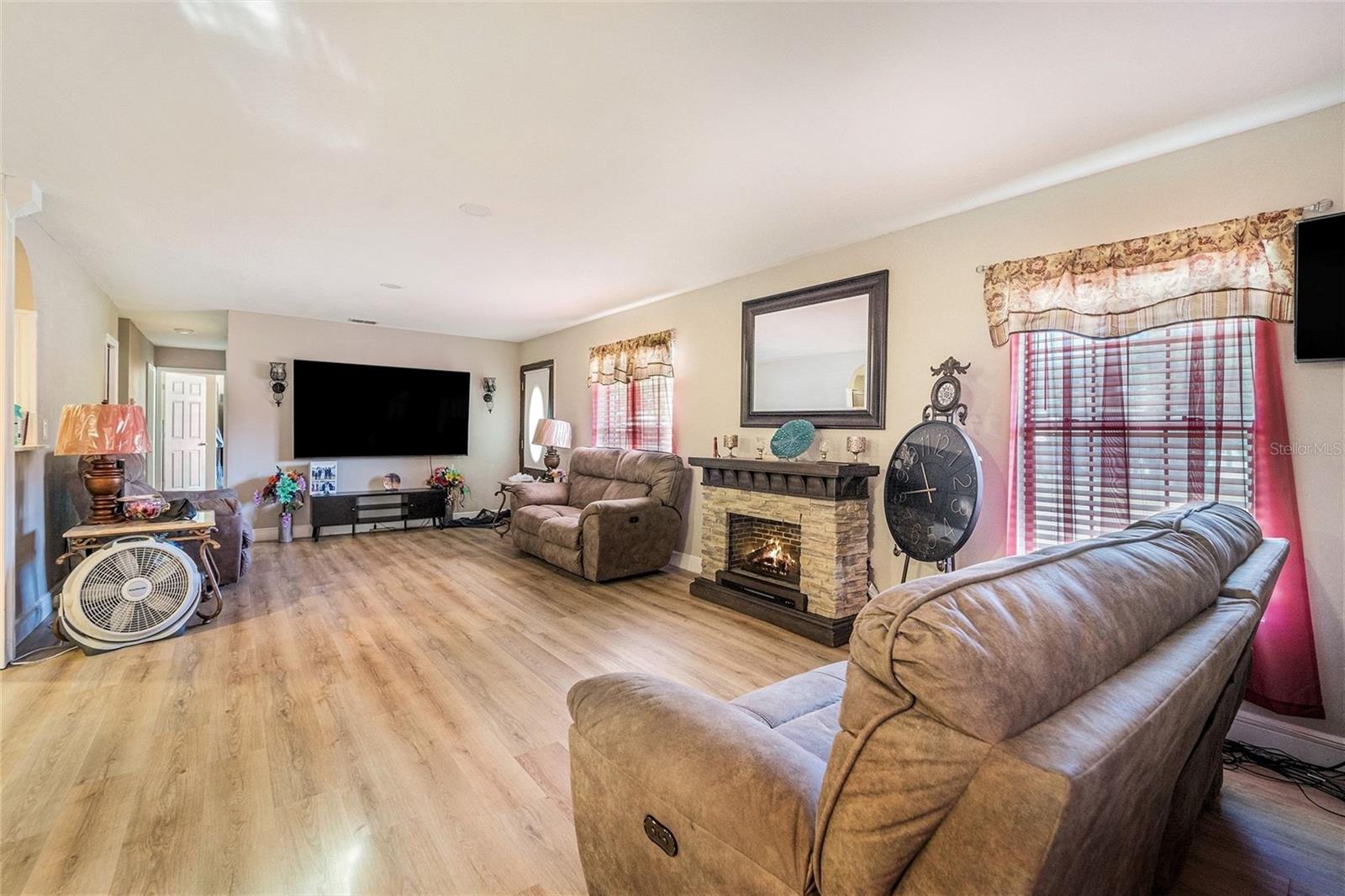 DADE CITY CENTRAL - Residential