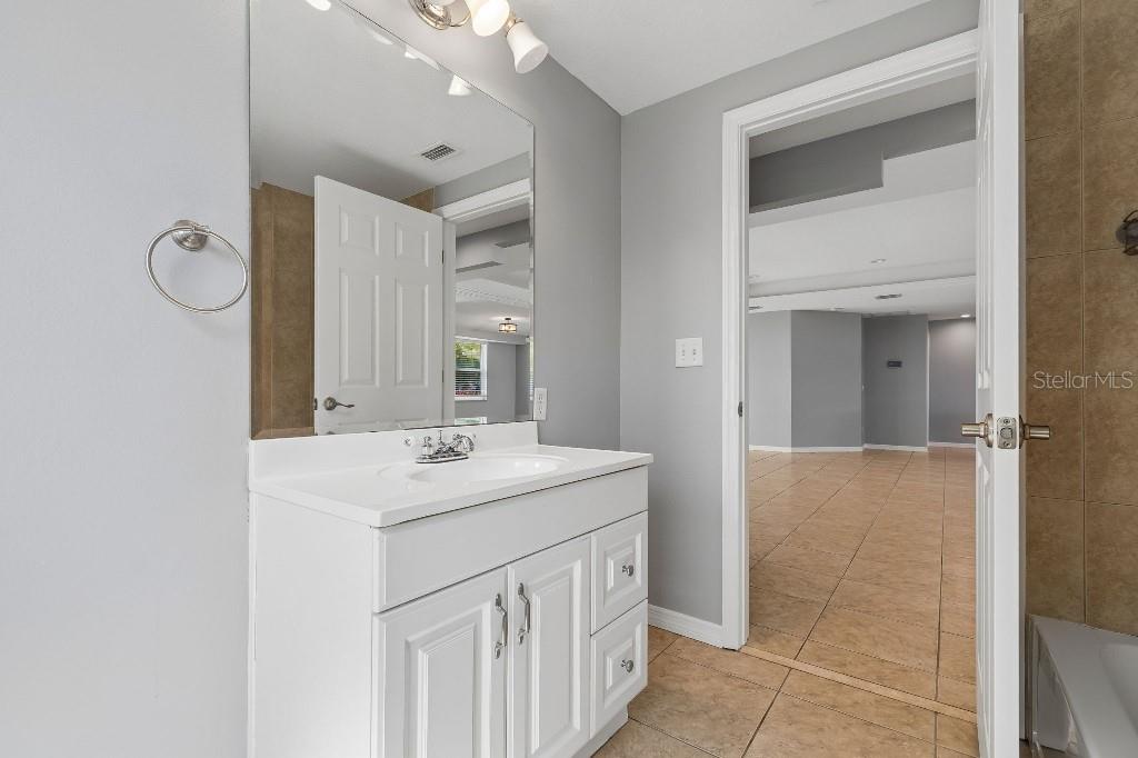 ROBIN HOOD WOODS - Residential