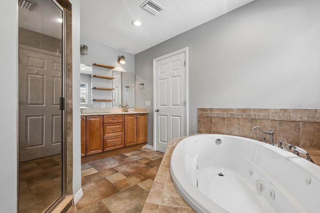 ROBIN HOOD WOODS - Residential