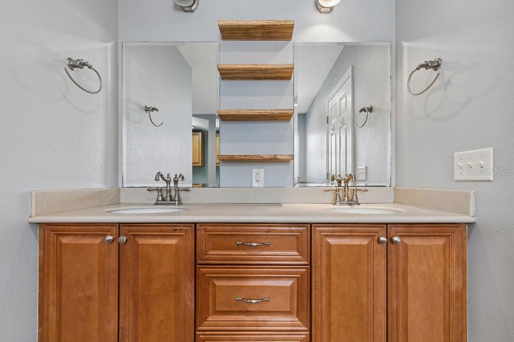 ROBIN HOOD WOODS - Residential