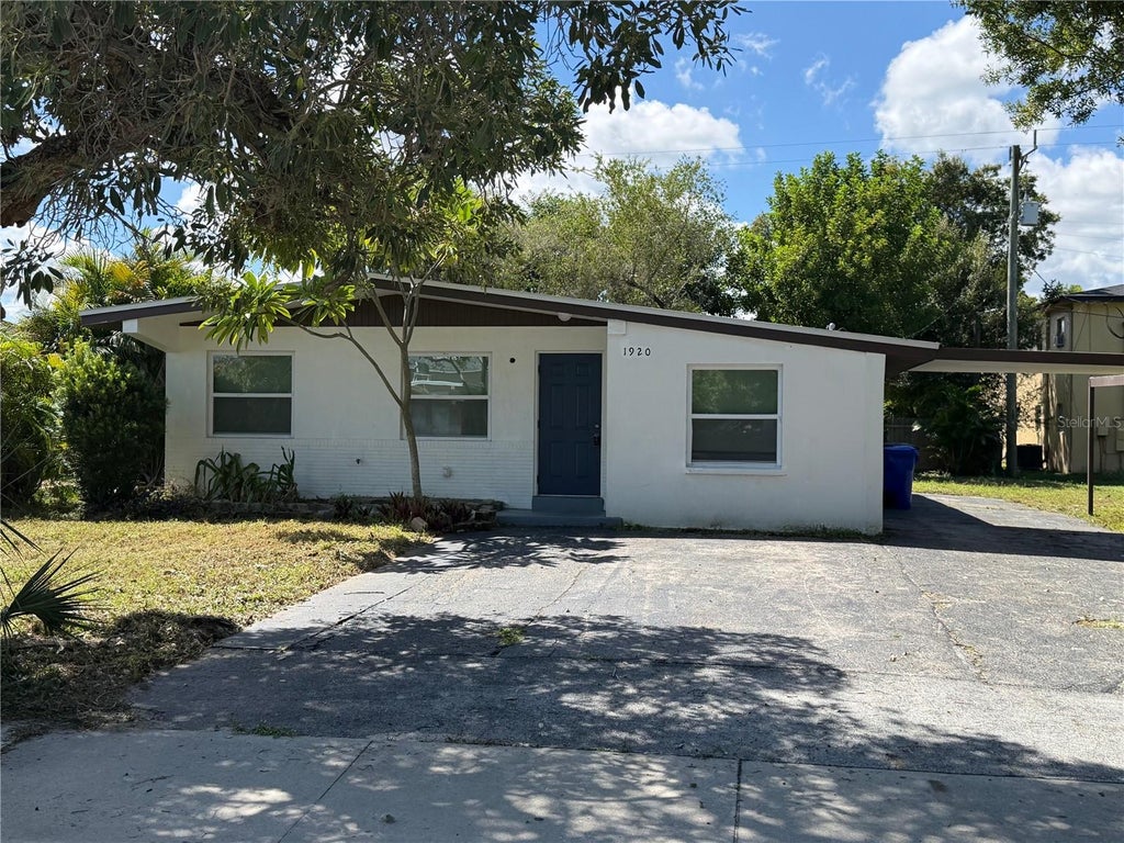 Photo of 1920 Oakley Avenue, Fort Myers, FL 33901 (MLS # GC543341)